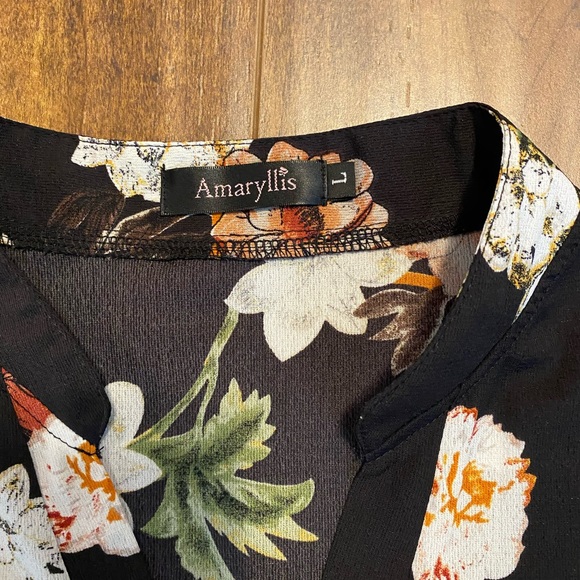 Amaryllis sleeveless floral tunic-length blouse. Size L - Picture 2 of 4